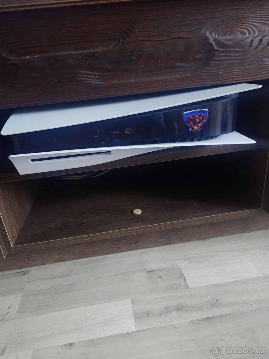 Playstation 5 s mechanikou - 3