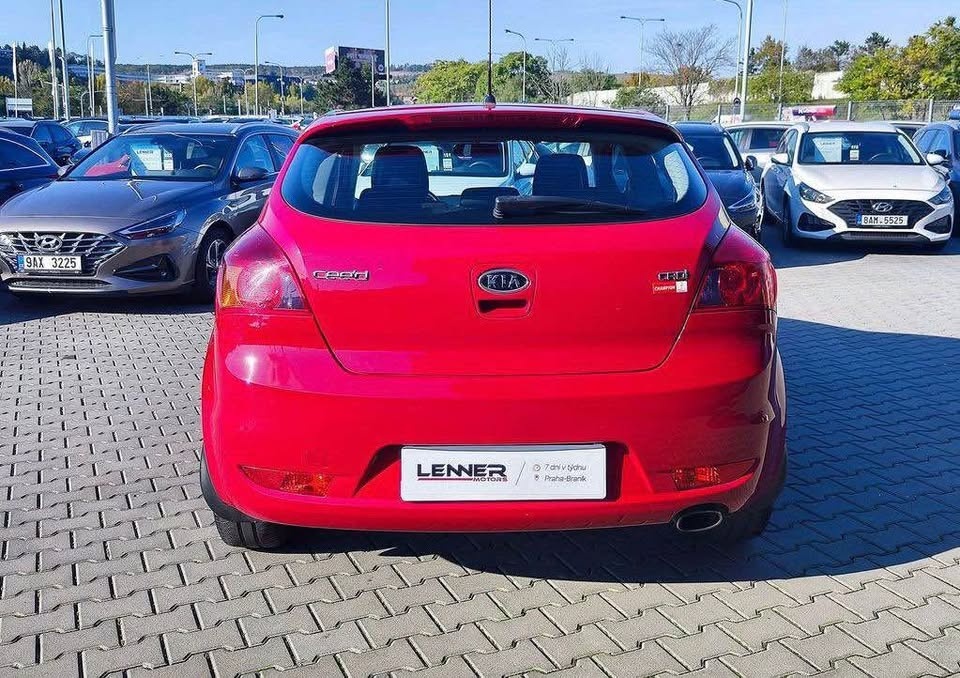 Kia ProCeed 2008, 2.0 CRDI / 104 kW (141 koní) – Hatchback - 3