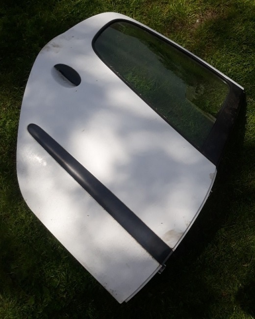 Peugeot 206 r. 2000 bílý 5dv. - díly - 3