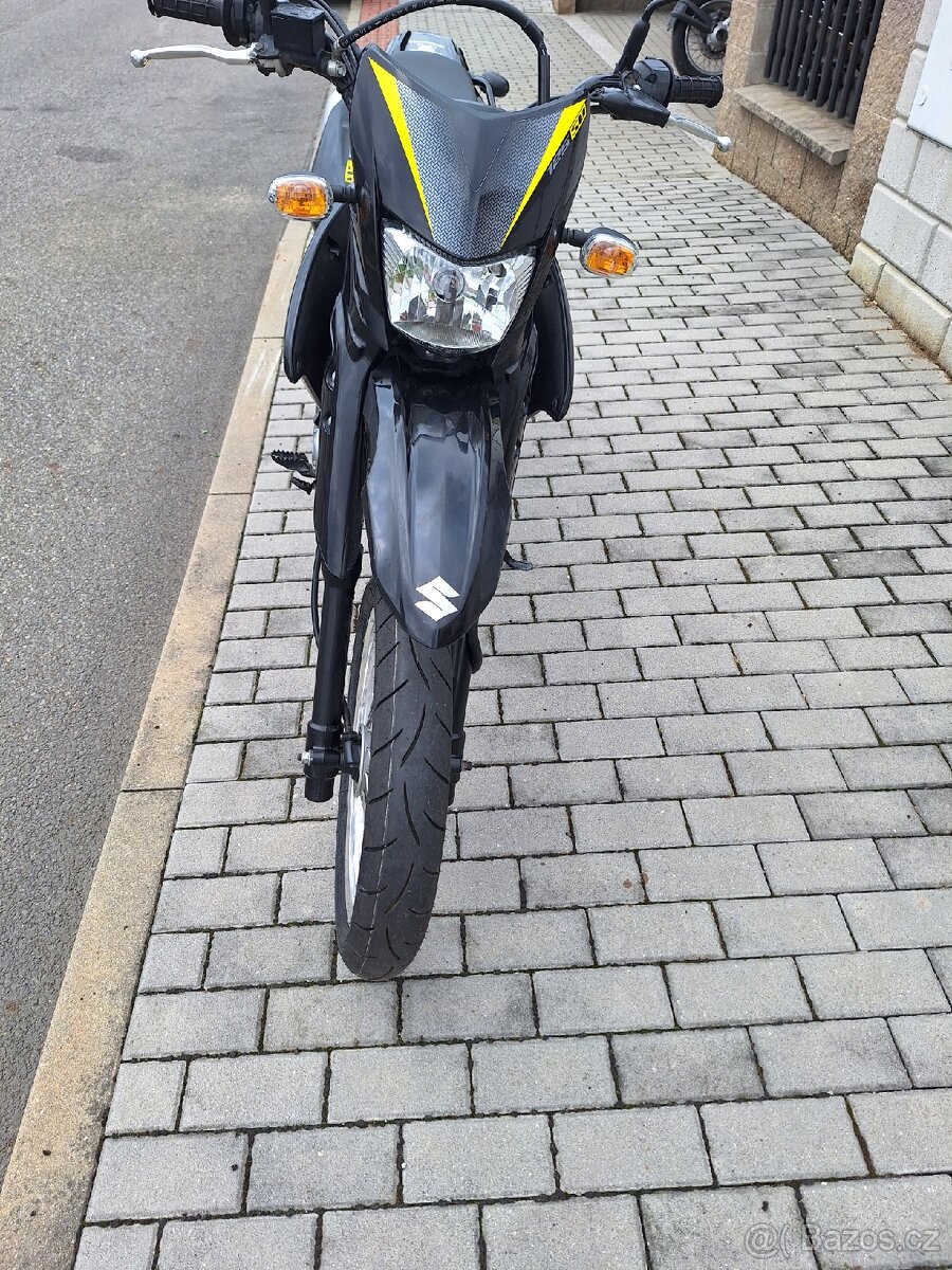 Suzuki 125 sm