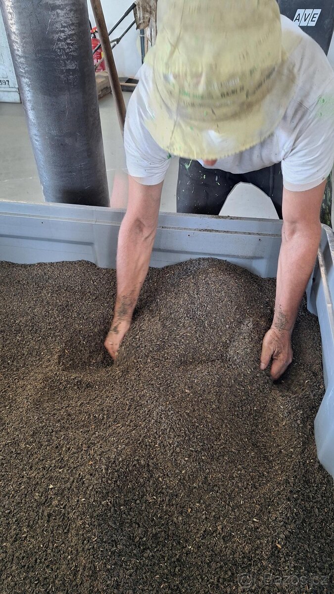 Pokrutiny z řepky a slunečnice - 3