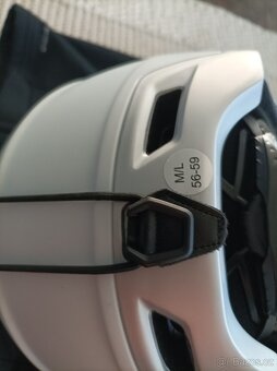 Prodám dámskou lyžařskou výbavu - 3