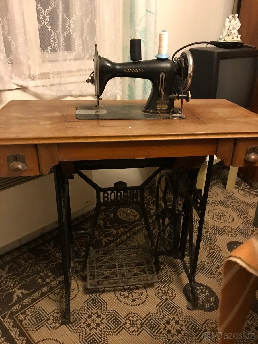 Retro šicí stroj - 3