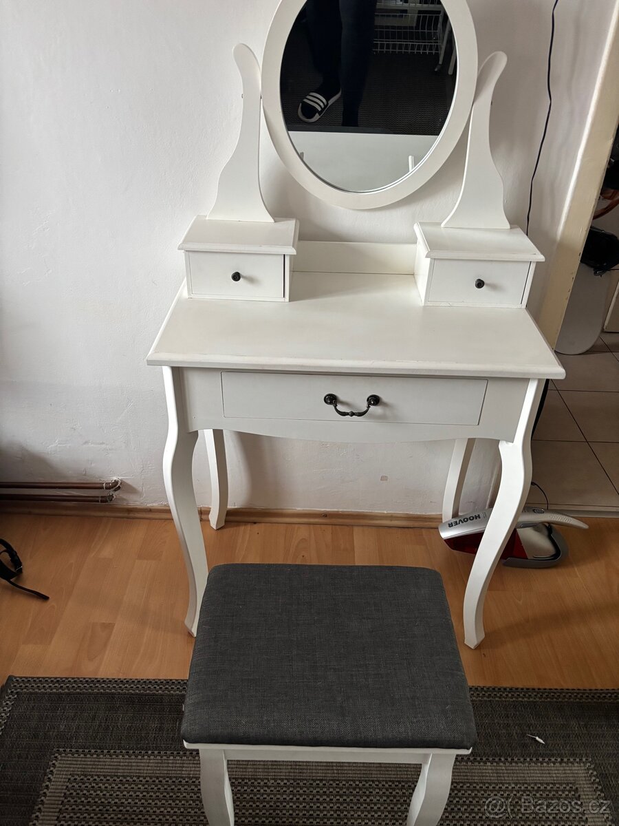 Toaletní stolek - 3