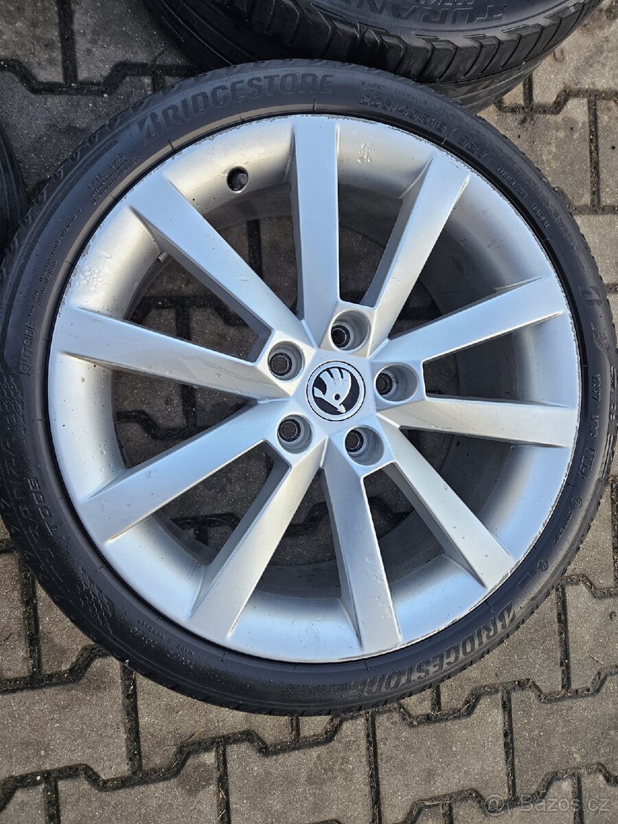 Sada kol 225/40R18 originál škoda - 3
