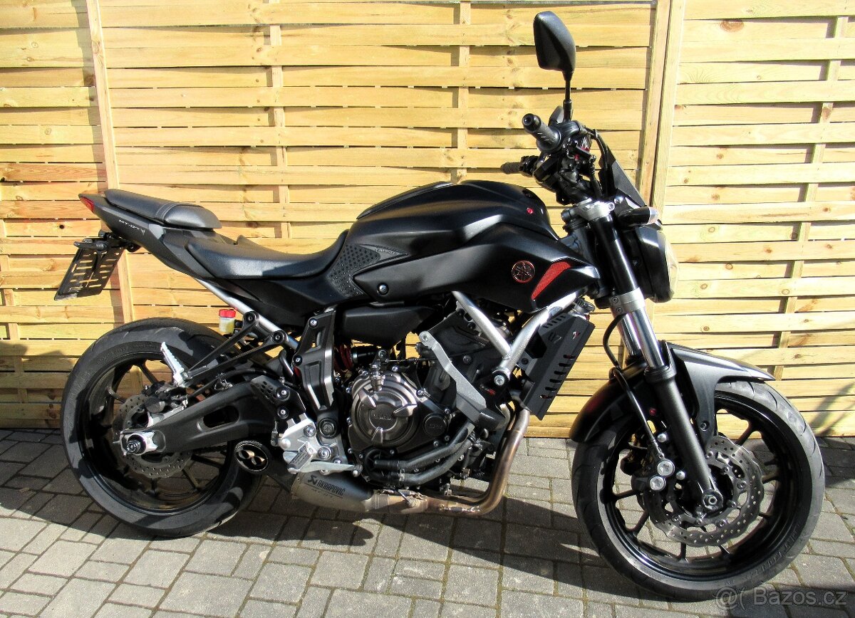 Yamaha MT 07 - 3