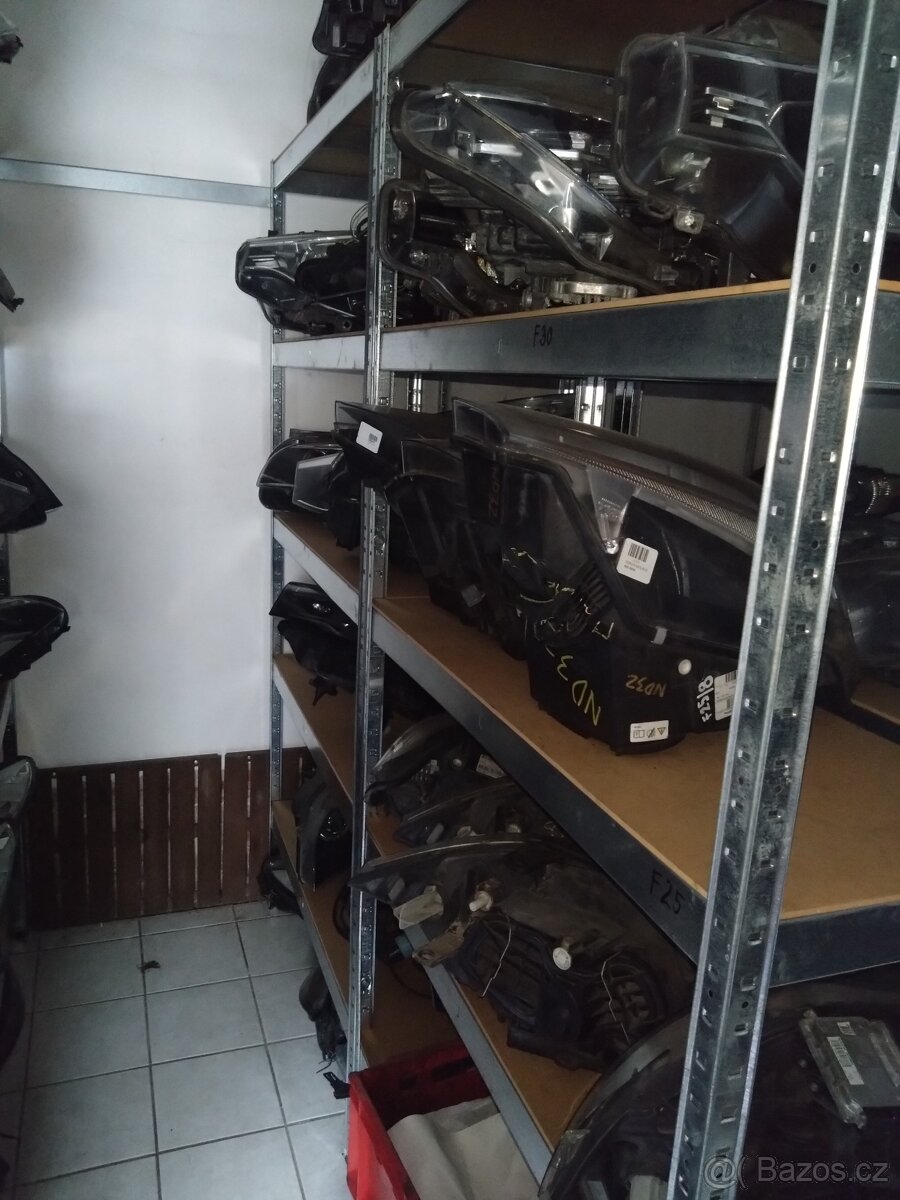 Přední, Zadní světlo BMW - 3