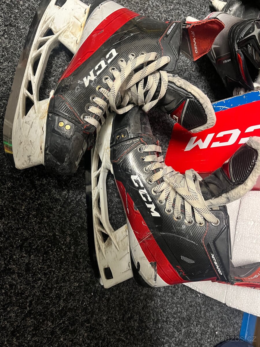 Hokejové brusle CCM JetSpeed FT4 Pro - 3