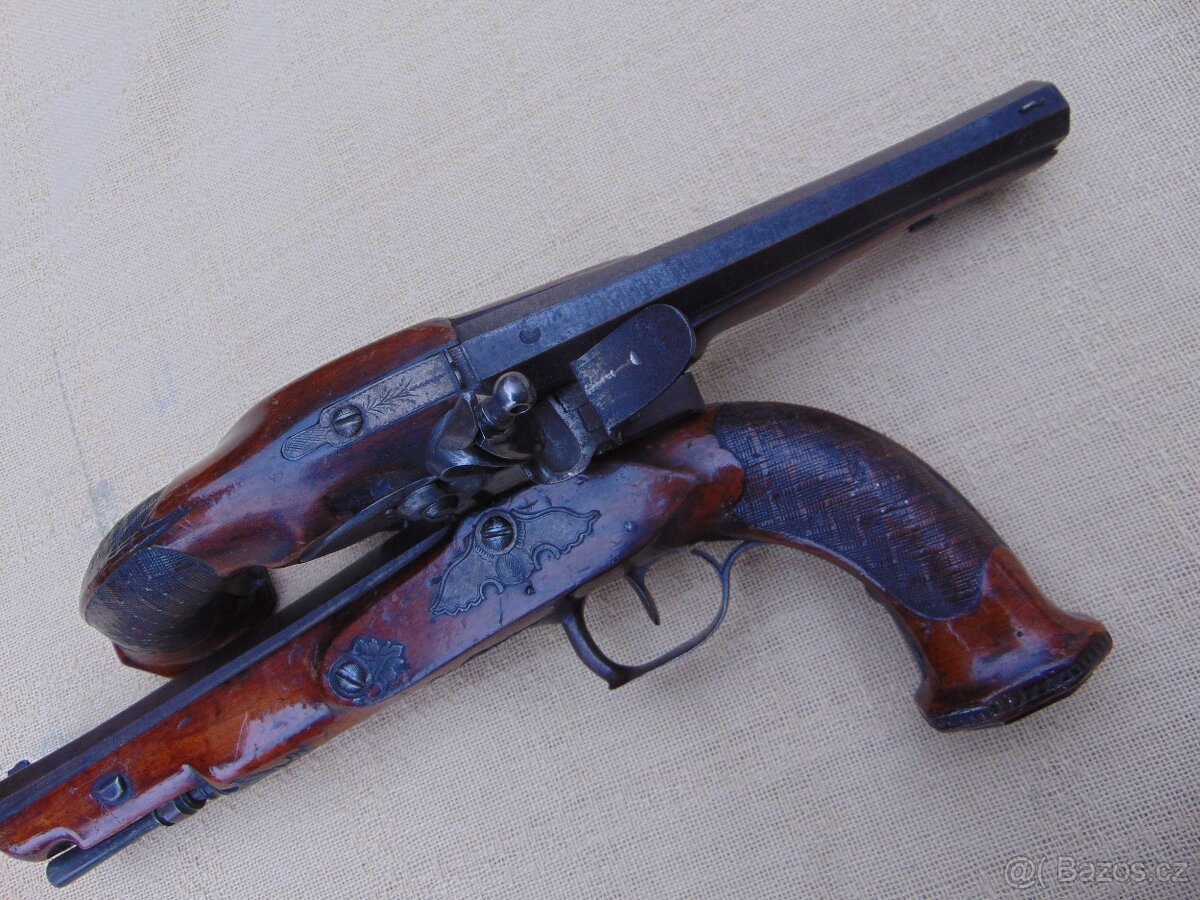 Párové křesadlové pistole - 3