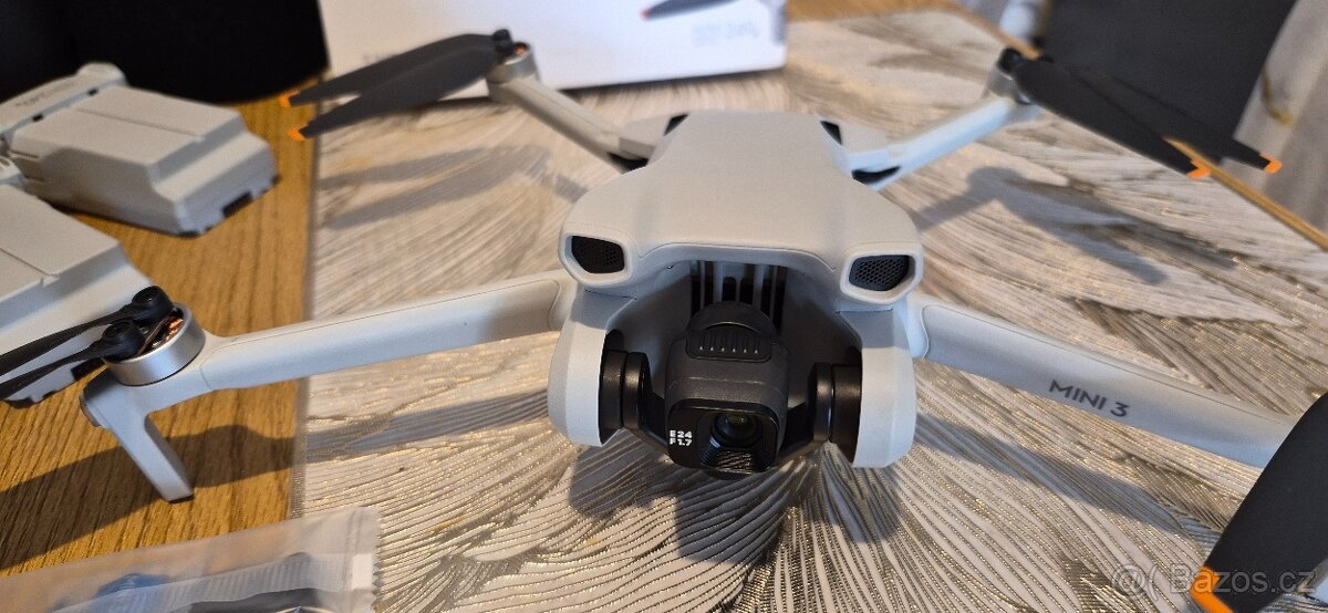 DJI Mini 3 Fly More Combo (DJI RC) TOP STAV. - 3