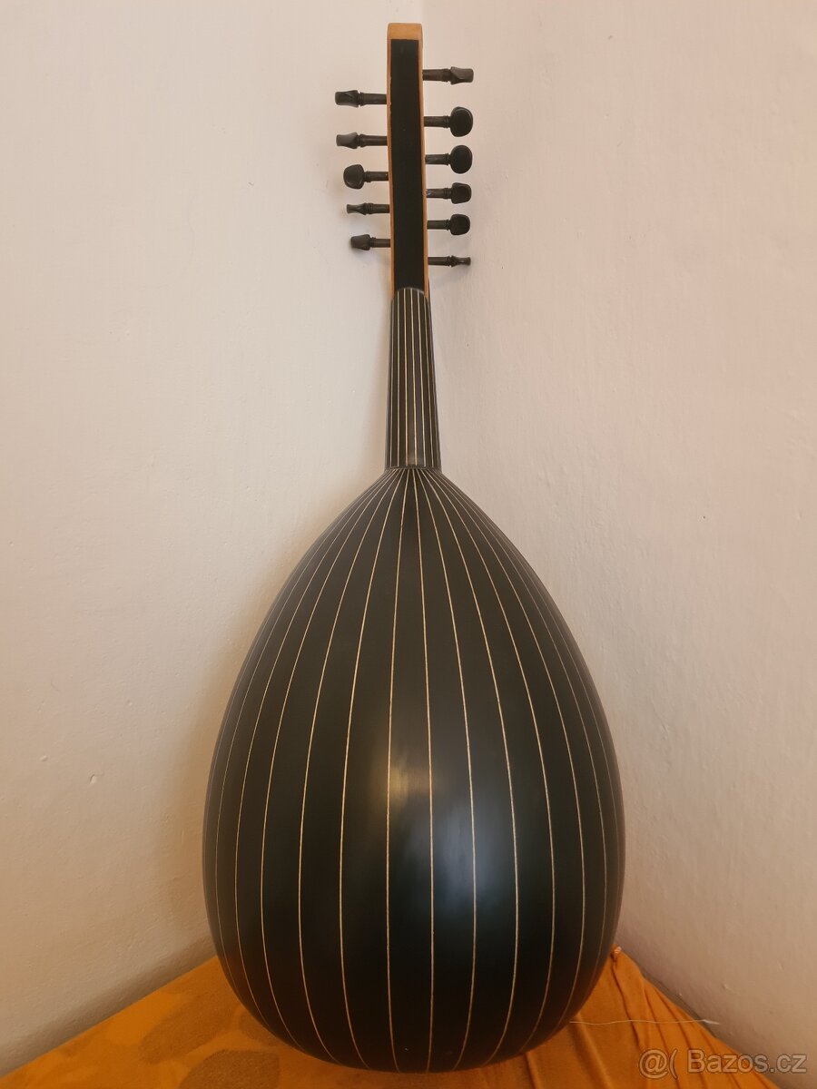 Arabský oud - 3