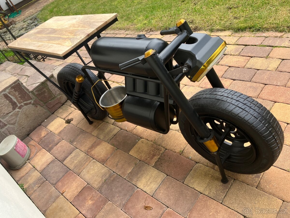 Barový stolek motorka - 3