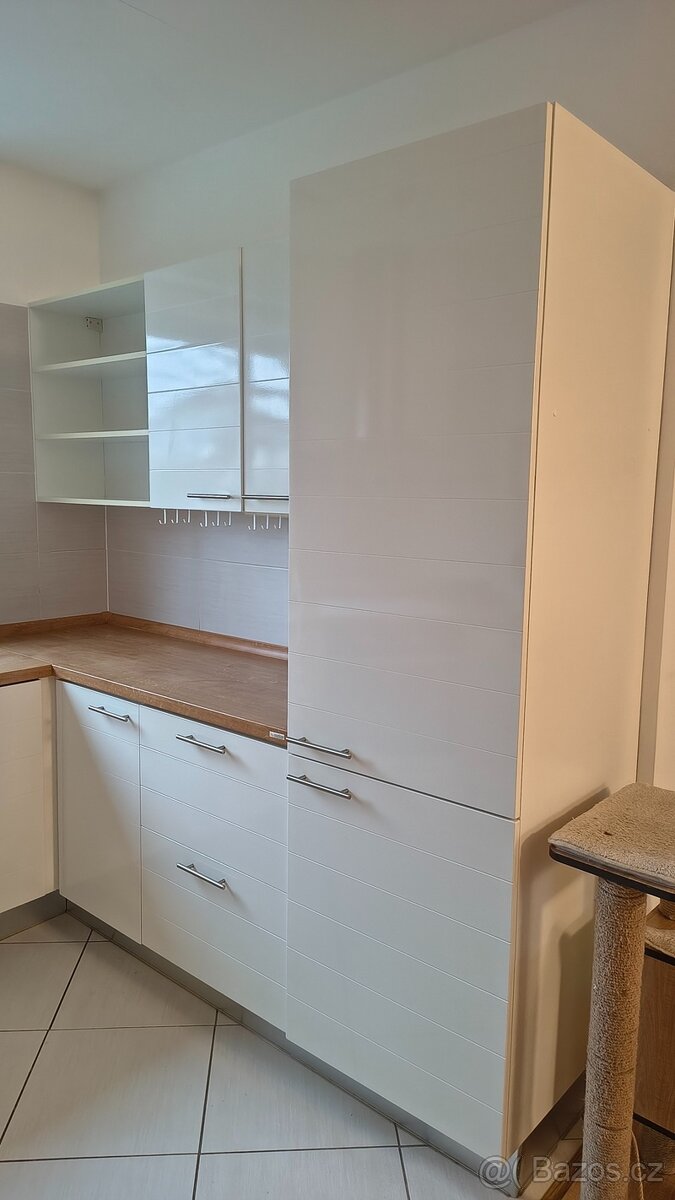 Použ. kuchyň. linka NADOP, tvar U 225x166 cm, bílá fólie/dub - 3