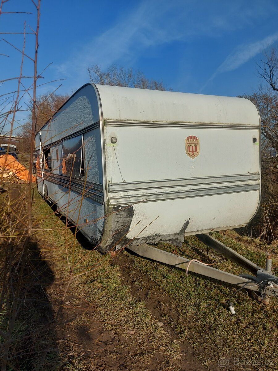 Prodám karavan 8m - 3