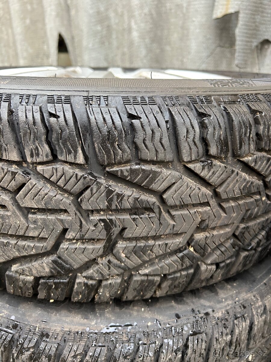 Zimní pneu s alu disky 205/55/16. - 3