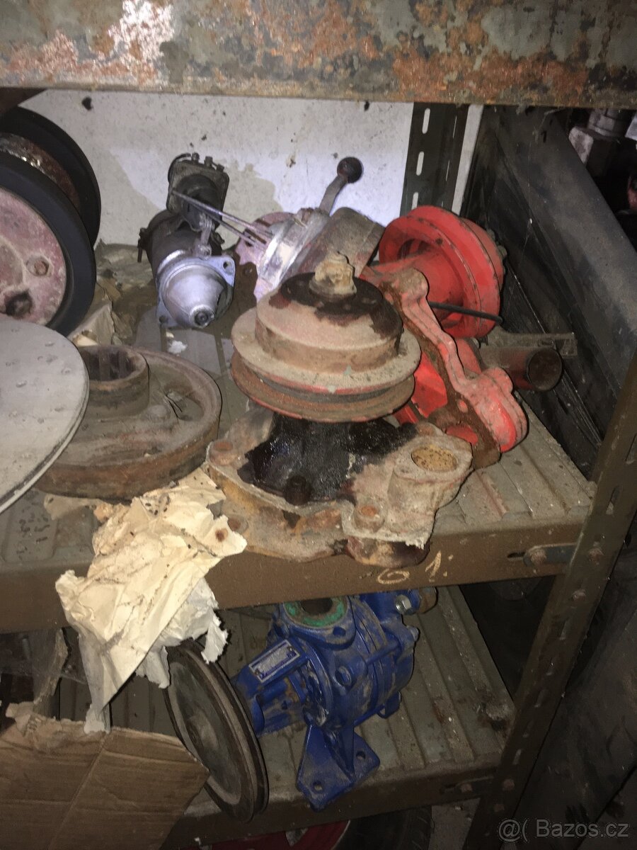 DT 75 pásový traktor buldozer - 3