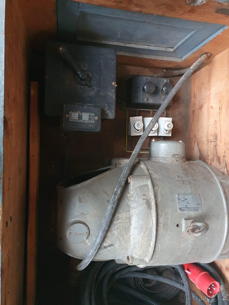 Historický kroužkový motor. - 3