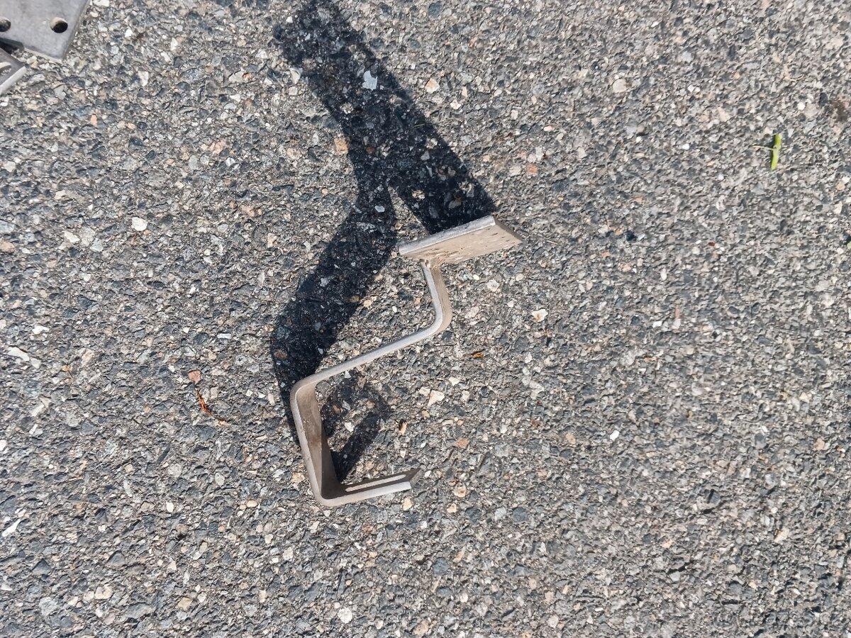 Nerezové střešní háky, držáky... - 3