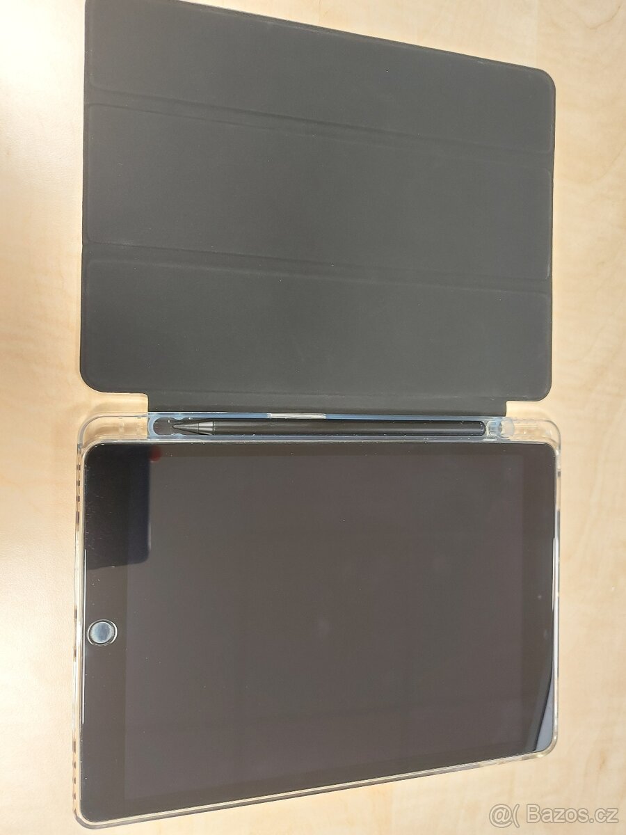 iPad 9. generace 64 GB (model A2602) - 3