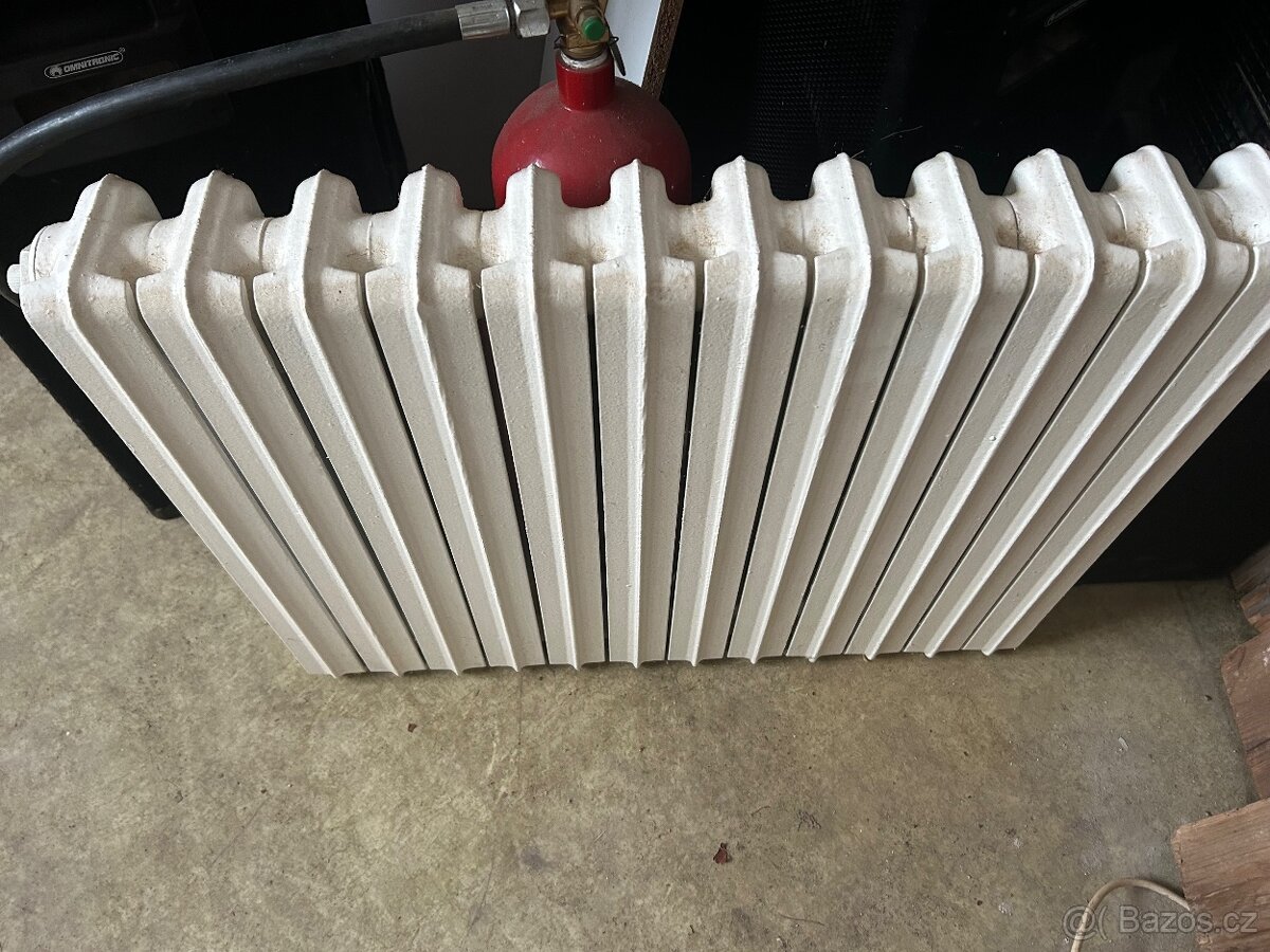 Prodám radiátory litinové, zachovalé - 3