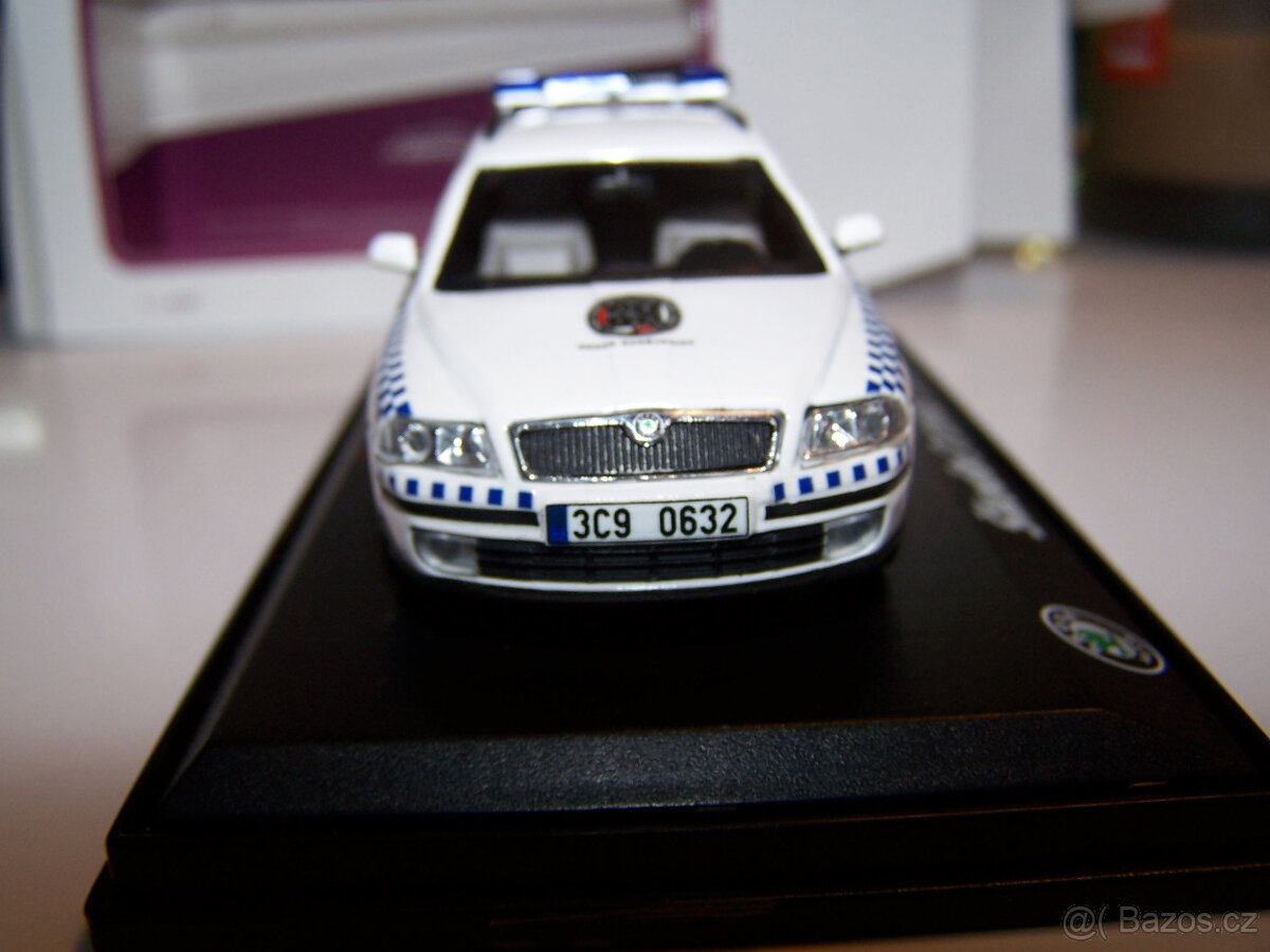 Škoda Octavia II Combi - městská policie Budějovice 1/43 mod - 3
