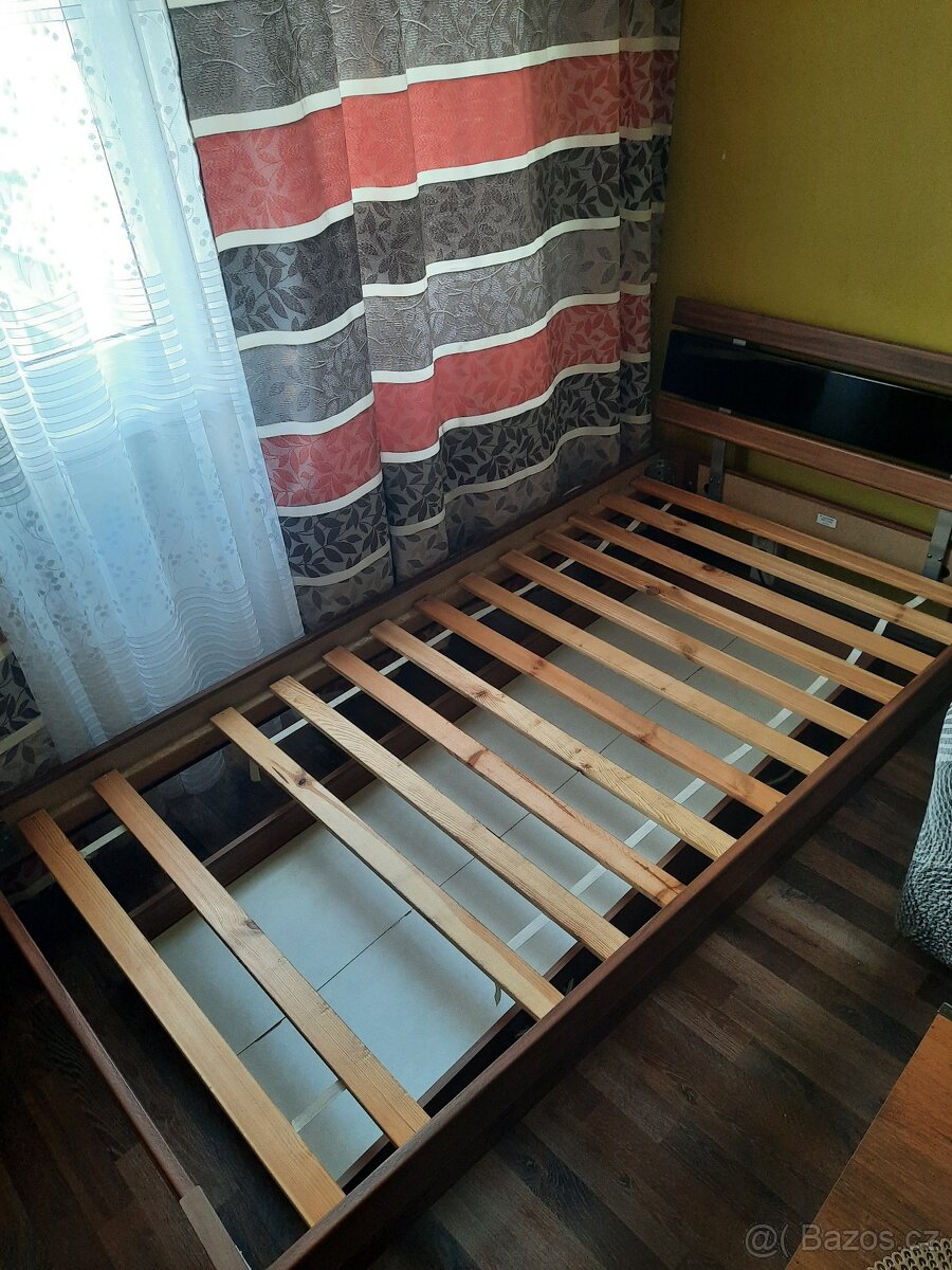 🛏️ Postel s matrací a úložným prostorem – 500 Kč Praha - 3