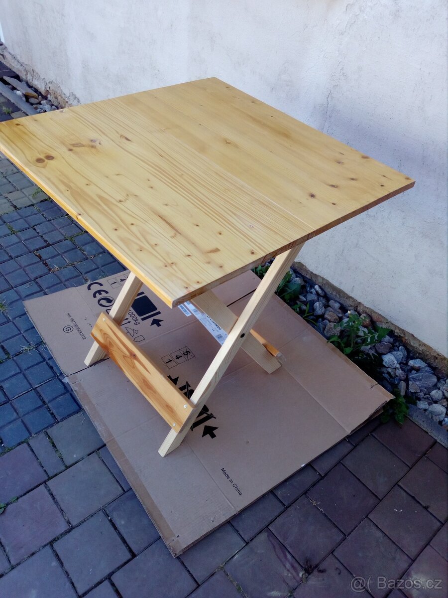 Prodám dřevěný skládací stůl 69,5x71,5cm - 3
