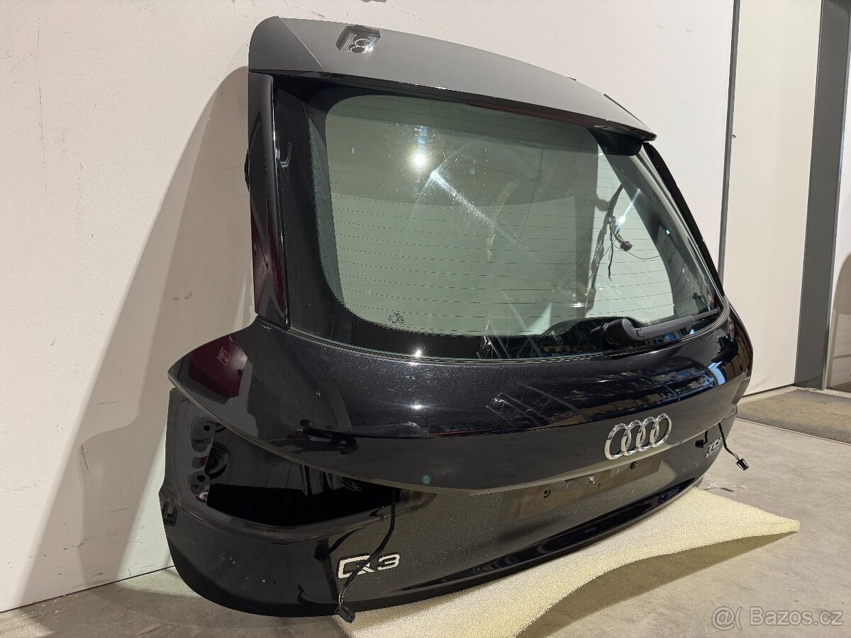 Páté dveře Audi Q3 2013, kód barvy LZ9Y - 3