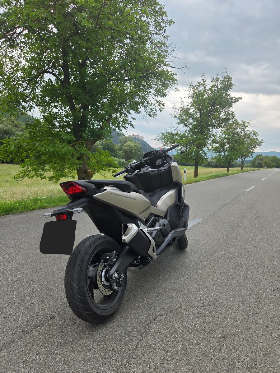 Honda Forza 750 - novy model - 3