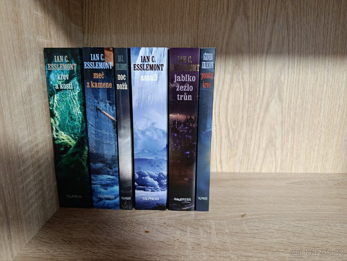 Malazská kniha padlých - série - 3