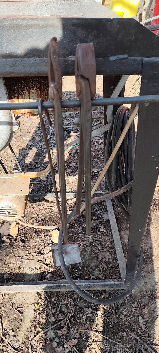 Prodám kovářskou výheň na 400V - 3