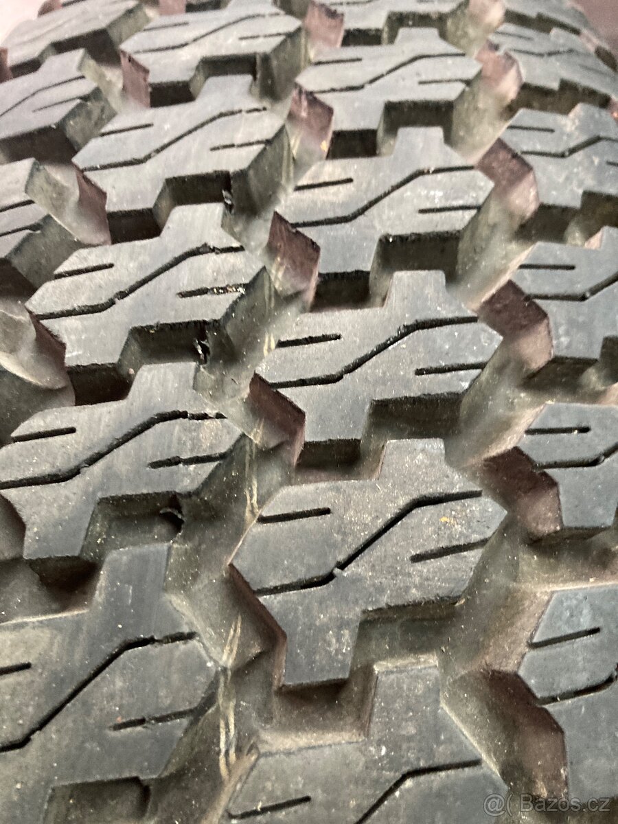 2x 235/85R16 1xGoodYear a 1xCooper - 3