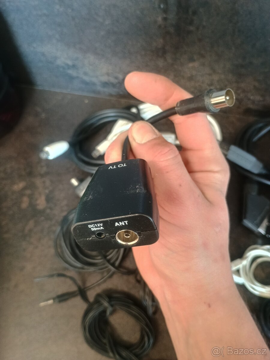 Různé PC a video kabely - 3