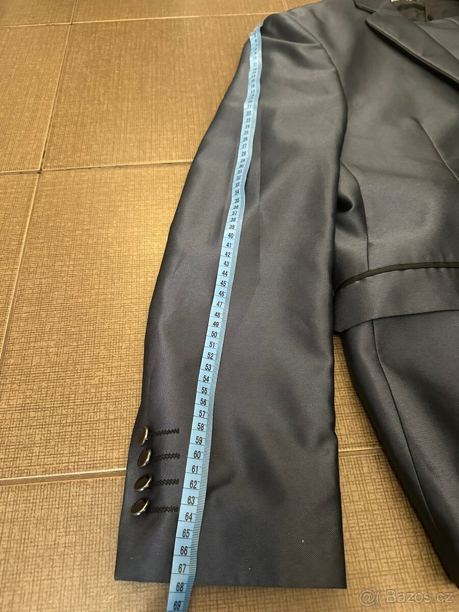 Elegantní tmavý pánský oblek - 3