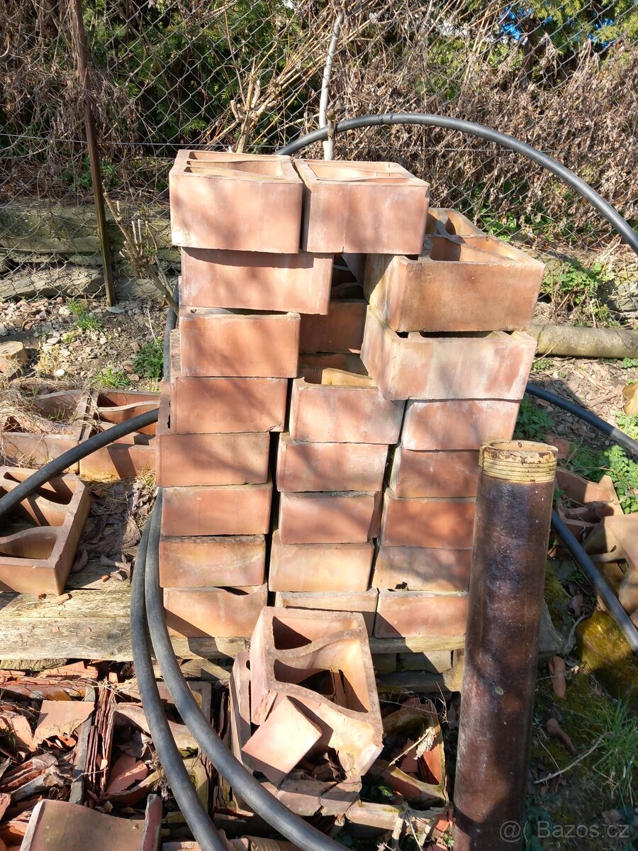 kameny, cihly, suť - 3