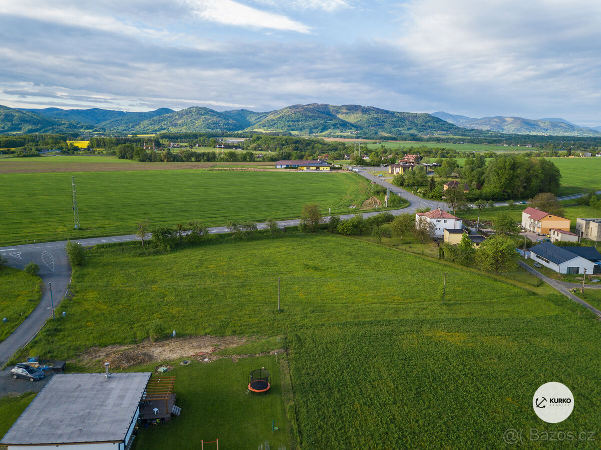 Pozemek pro komerční výstavbu v obci Horní Tošanovice – pohled 3