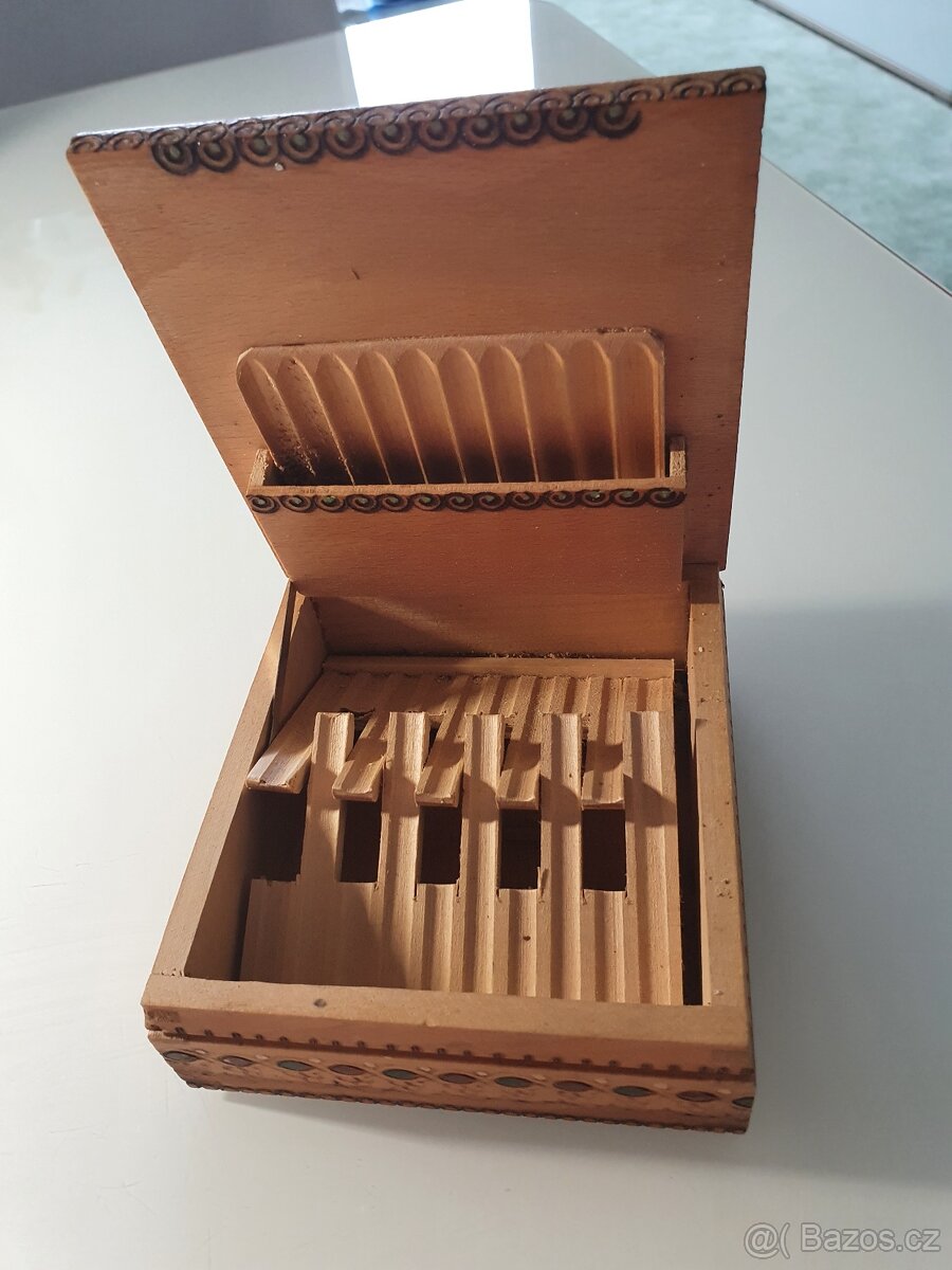 Krabička na cigarety, dřevěná, zdobená - 3