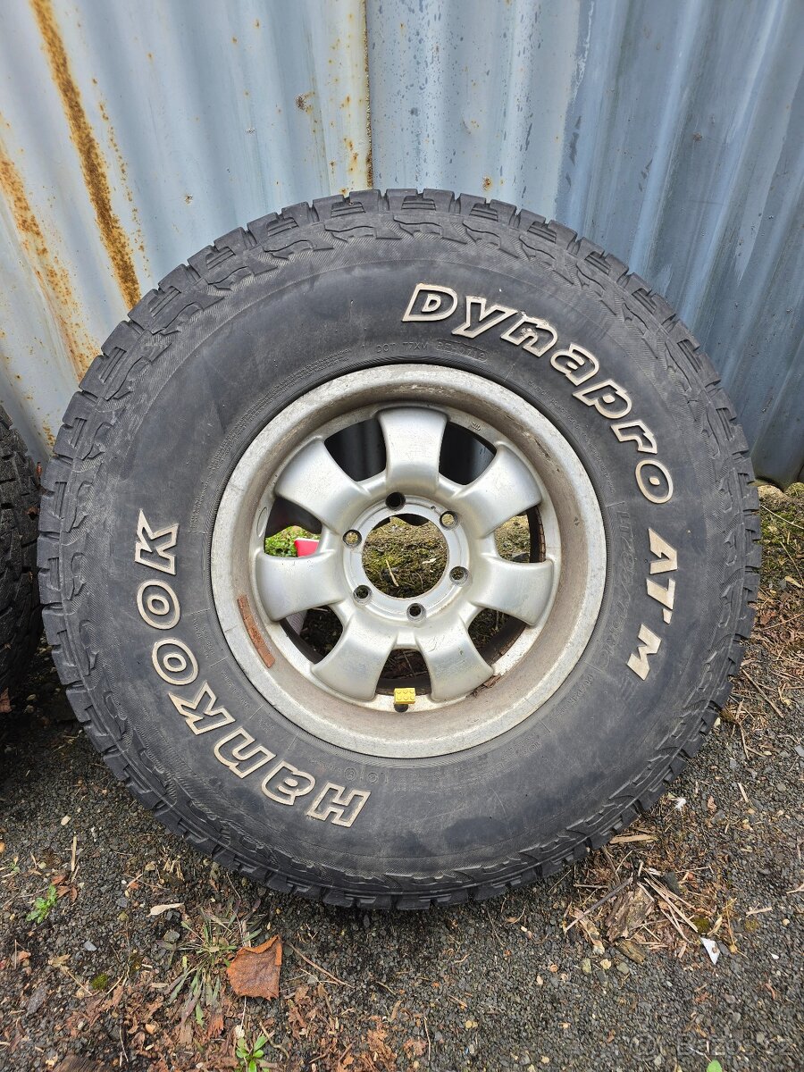 ALU kola 6x139,7 R16 pneu 285/75/R16