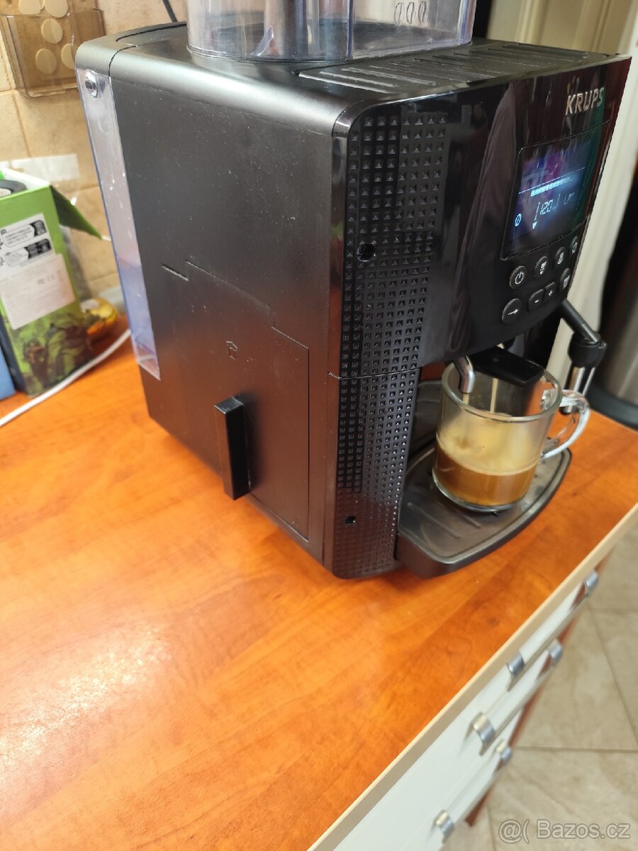 Prodám automatický kávovar Krups EA 81 - 3
