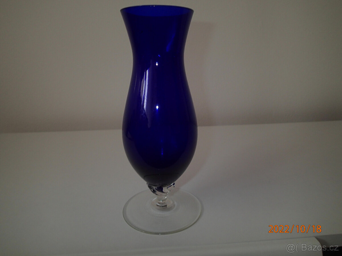 Skleněná konývka, sklenička, číše, vázičky, popelník - 3