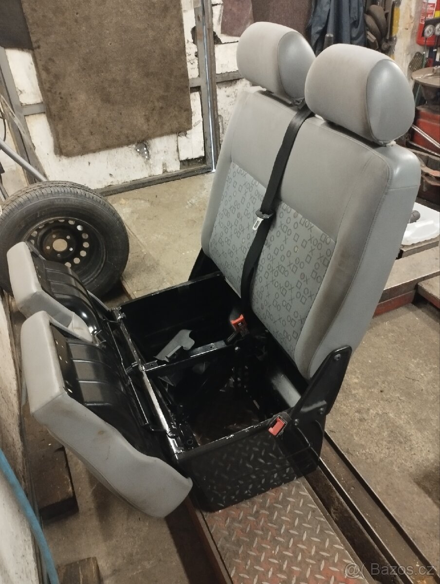 Prodám dvojsedačku VW transportér t5 - 3