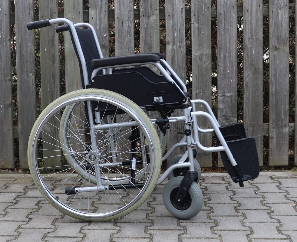 096-Mechanický invalidní vozík Meyra. - 3