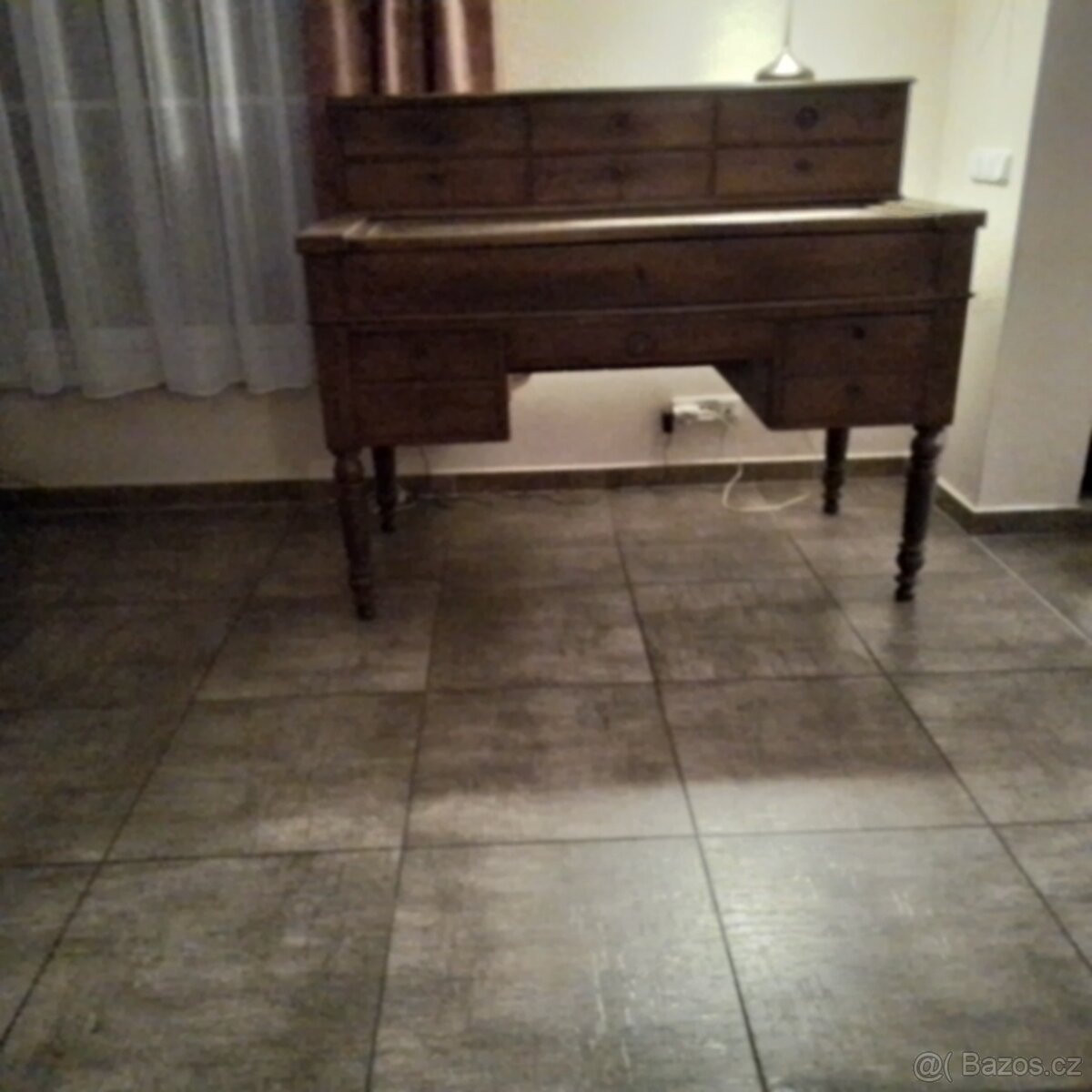 Starý psací stul - 3