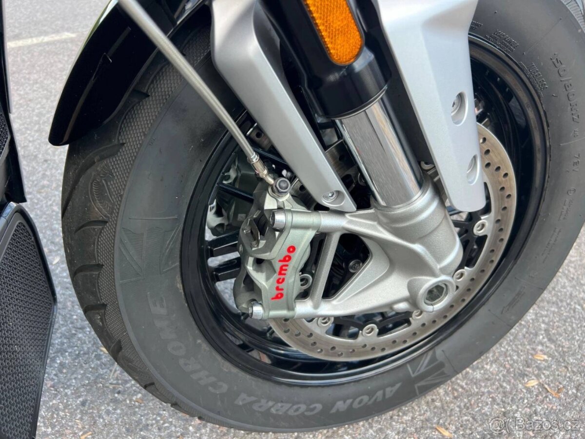 Triumph Rocket 3 R - 3