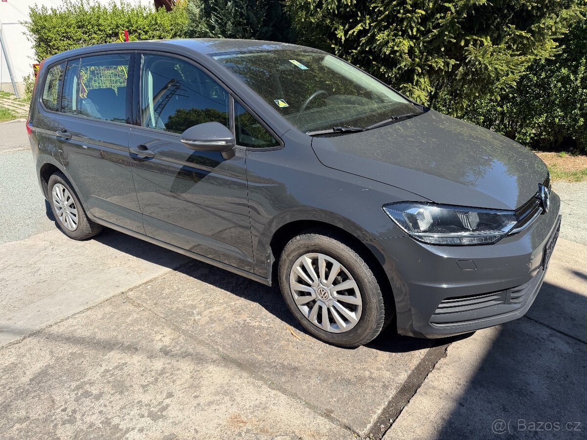 VW TOURAN 7 MÍST - 3
