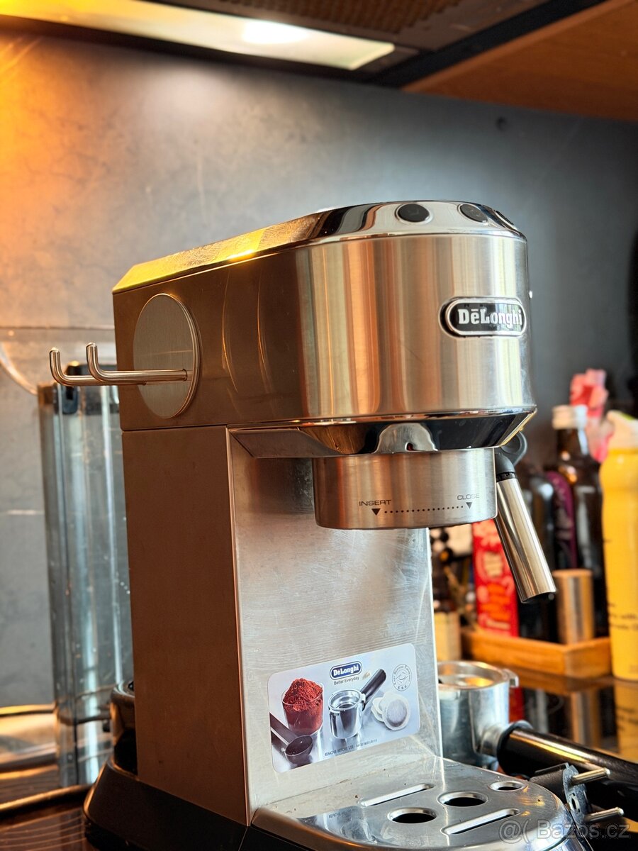 Pákový kávovar DeLonghi Dedica - 3