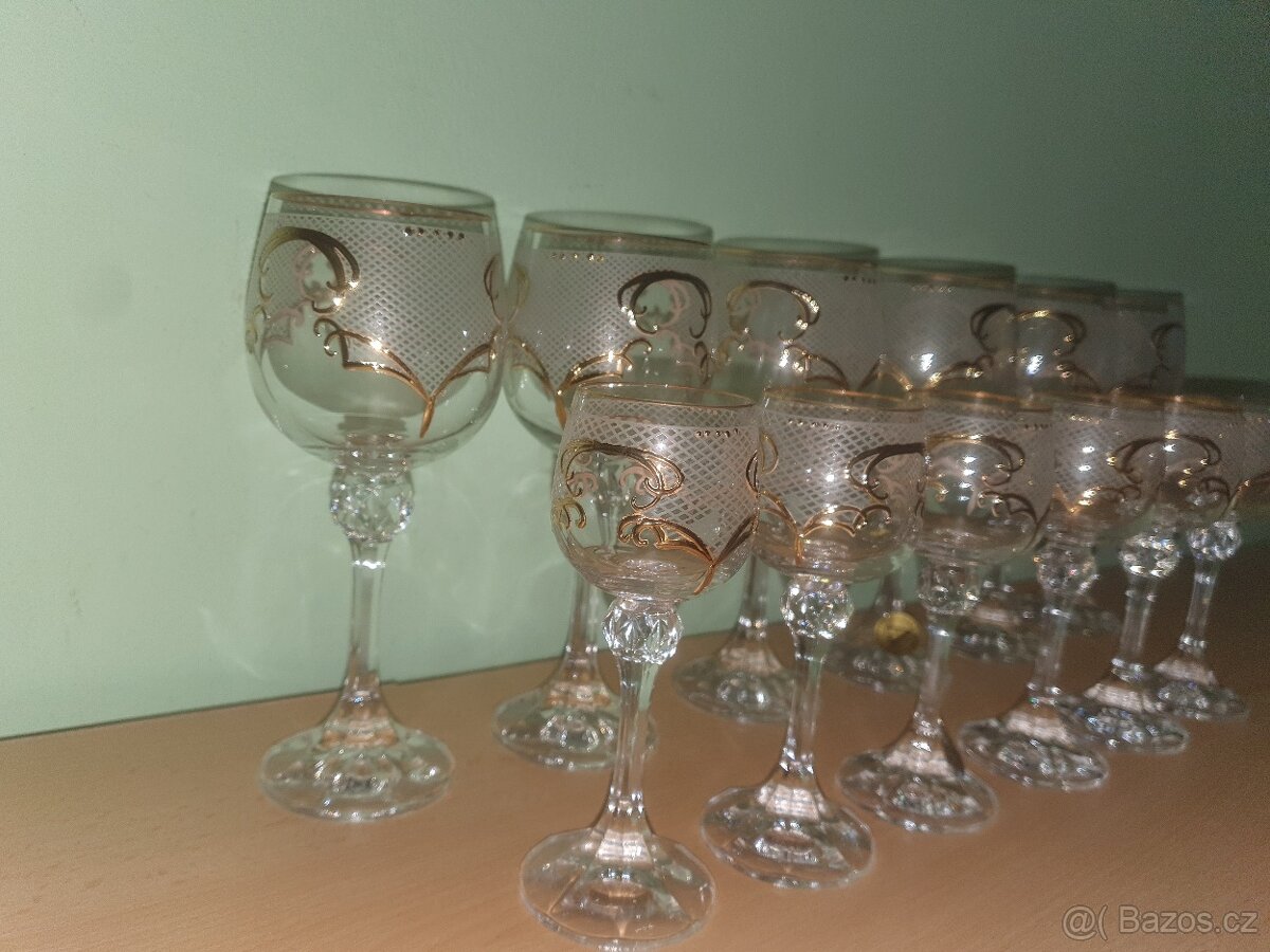 Sada na víno a vodku mřížkovaný a růžový fond Julie - 3