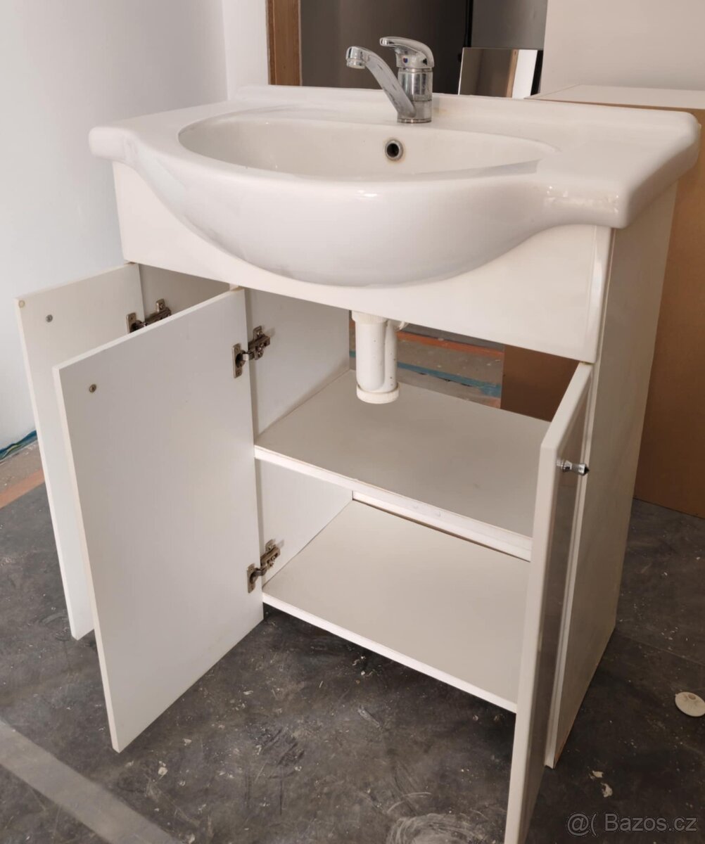 Umyvadlová skříňka s umyvadlem a zrkadlem - 3