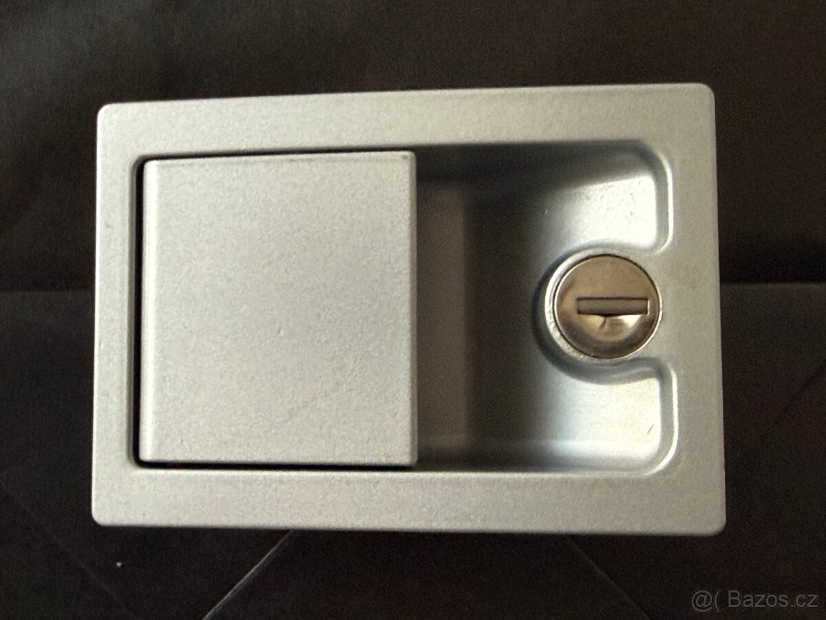 Zámek na konský vlek Venkovní - 3