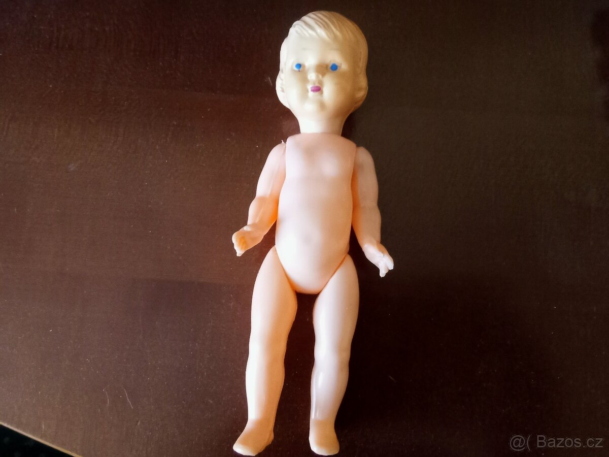 Stará panenka s celuloidovou hlavičkou - 3